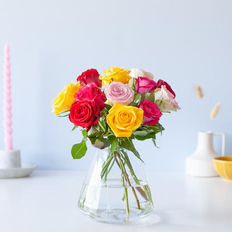 Colorful Roses - brievenbusboeket kleurrijk