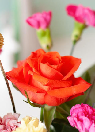 Flair - kleurrijk brievenbusboeket